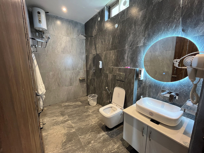Bathroom, River Home Stay, Nainital