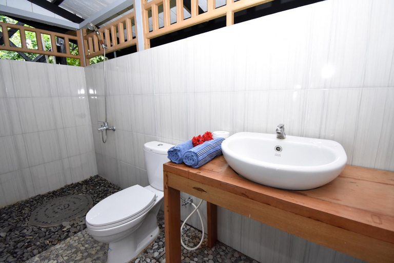 Bathroom, Araya Dive Resort Togean, Tojo Una-Una