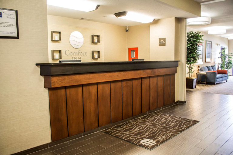 Public Area 2, Comfort Inn River's Edge, Erie