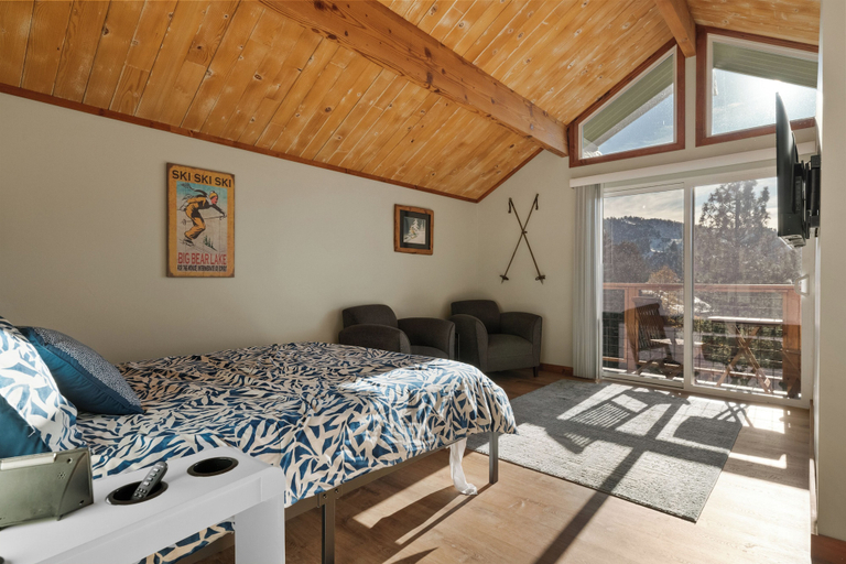 Bedroom 2, Moonridge Chalet, San Bernardino