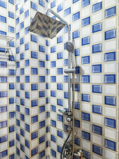 bathroom 11