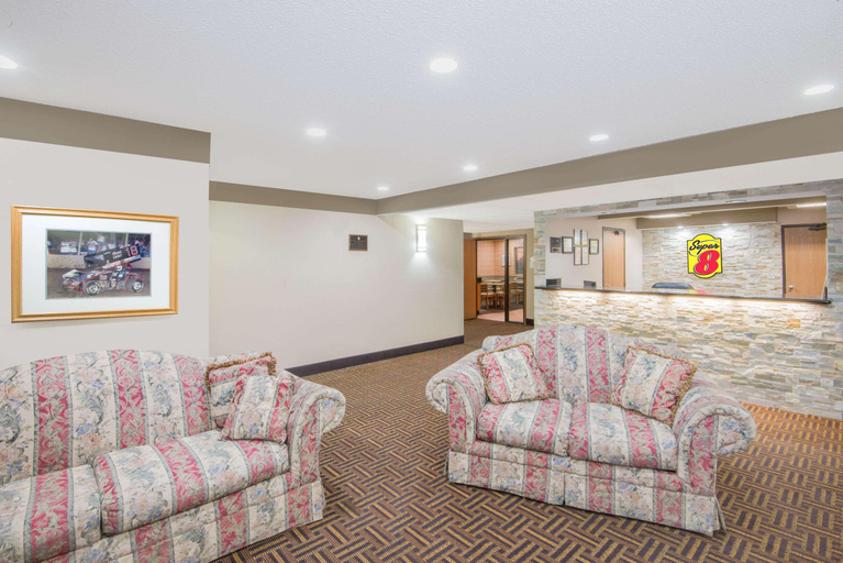 Public Area, Super 8 by Wyndham Knoxville, Marion