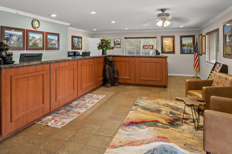 Public Area, Buck Meadows Lodge, Mariposa