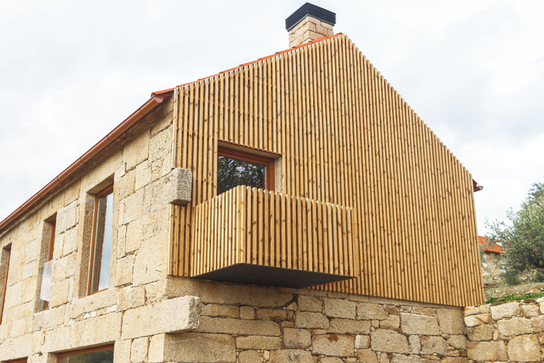 Exterior & Views