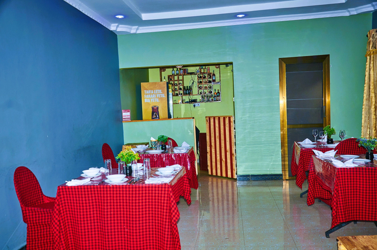 Food & Drinks, Safari Park House, Arusha Urban