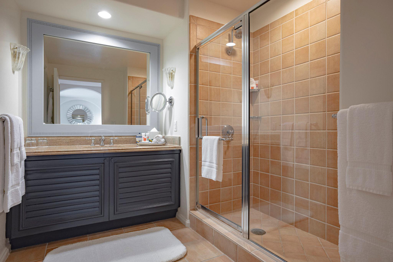 Bathroom 5, Universal Loews Portofino Bay Hotel, Orange