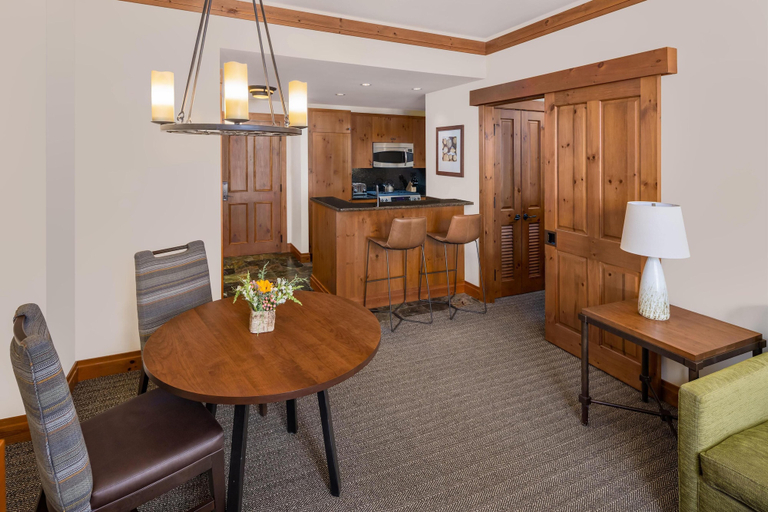 Dining Room 9