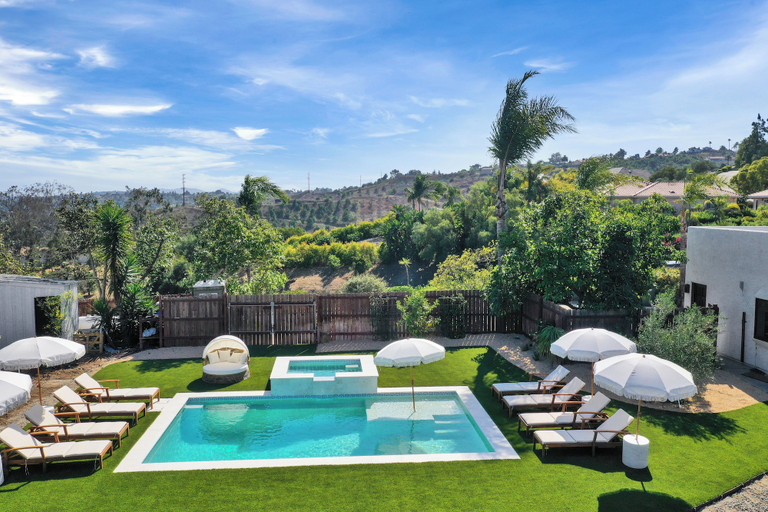 Sport & Beauty 4, The Den at Coyote Ridge, San Diego