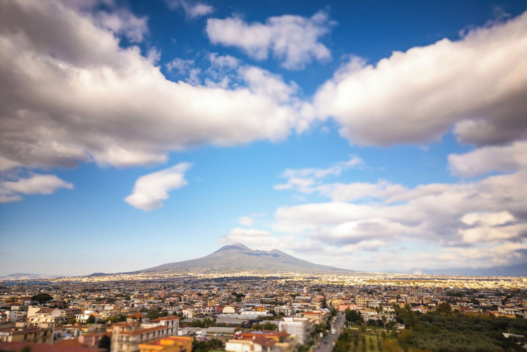 Others 5, Villa Florisia, Napoli