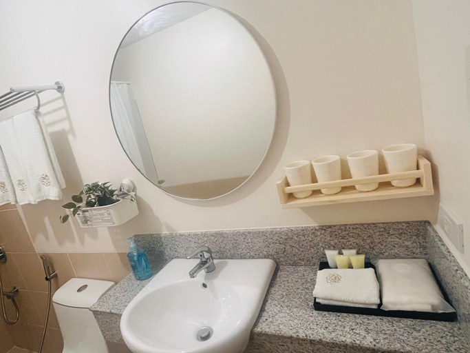 Others 4, Hotel De Aishie, Quezon City