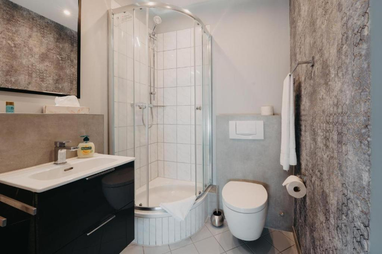 Bathroom 5, Hotel-Gasthof Zur Krone, Aschaffenburg
