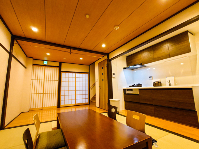 Public areas 5, Haku Flowers Seven, Kyoto