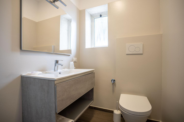 Bathroom 4, Hotel Germania, Venezia