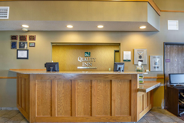 Public Area 2, Quality Inn Mineral Point, Iowa