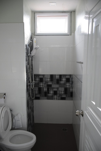 Bathroom 3, The grace kok udom, Kabin Buri