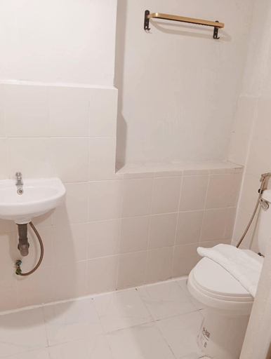 Bathroom 4, Rest INN Yaowarat, Samphantawong