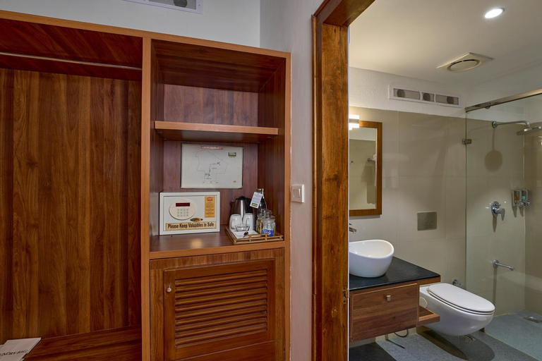 Bathroom 5, Cardamom County by Xandari, Theni