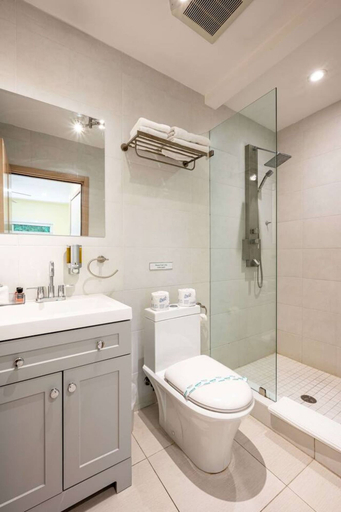 Room 3, Casa Del Mar Beach Apartment Suite 1, Broward