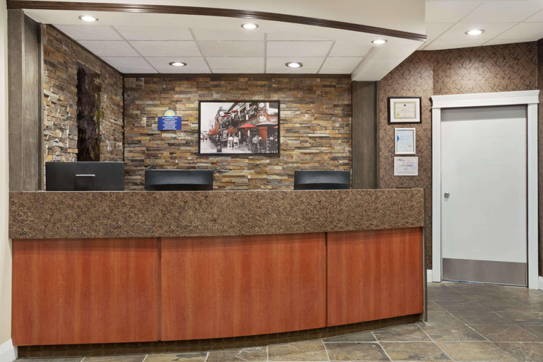 Public Area 2, Days Inn by Wyndham Sylvan Lake, Division No. 8