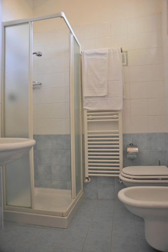 Bathroom 4, Hotel Fantasy, Rimini