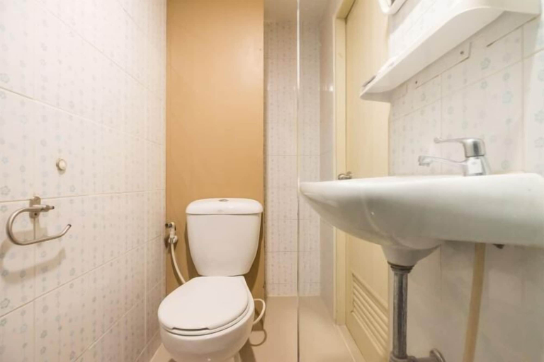 Bathroom 12