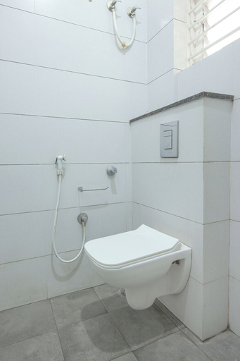 Bathroom 3, FabHotel Golden Grand Inn - Global Village, Bangalore
