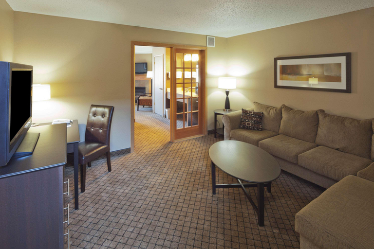 Bedroom 4, AmericInn by Wyndham Hartford WI, Washington
