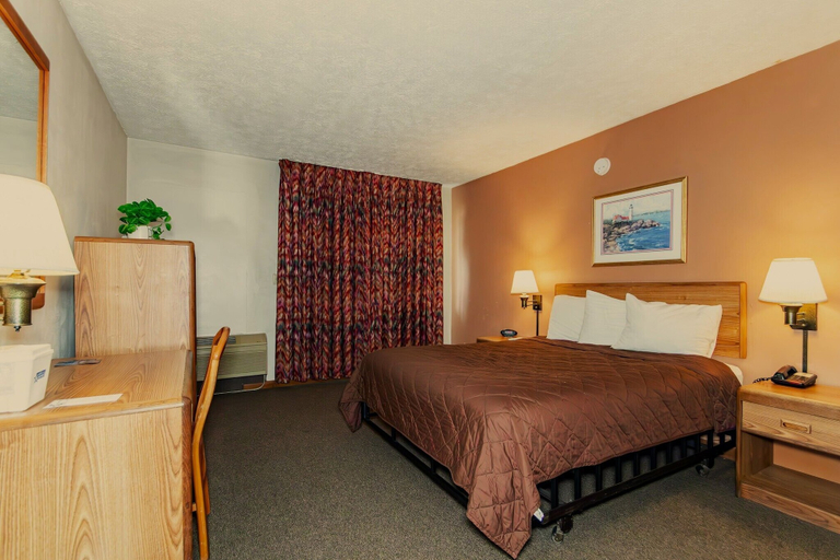 Bedroom 4, Americas Best Value Inn Austinburg, Ashtabula