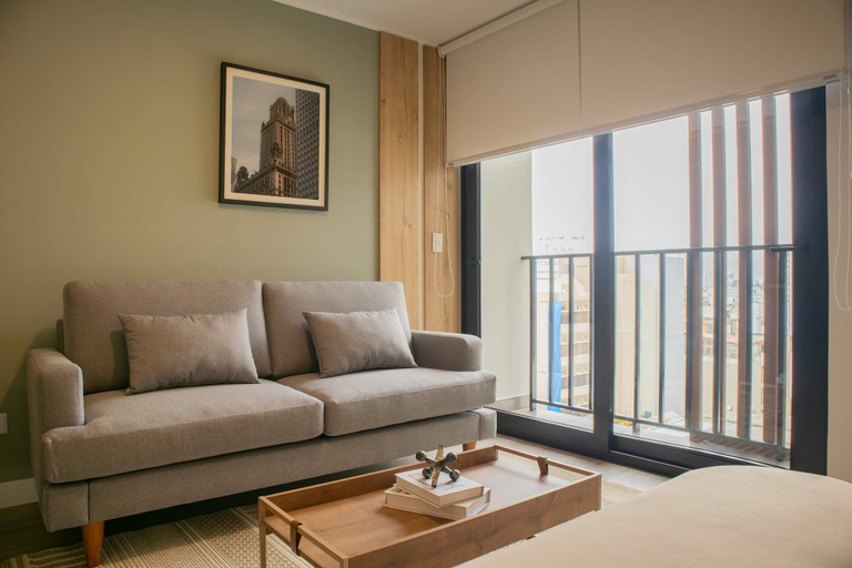 Room 3, w Radiant 1BR w Private Balcony in Miraflores, Lima