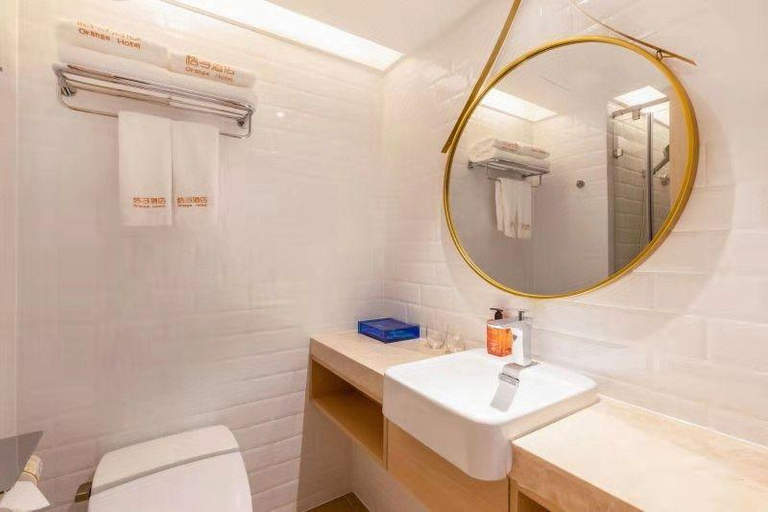 Bathroom 3, Orange Hotel Beijing Daxing Biomedical Base, Beijing