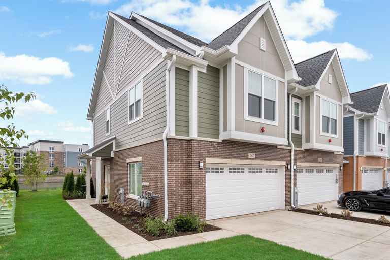 Exterior & Views, Spacious 4BR Warrenville Home- Rep 1, Dupage