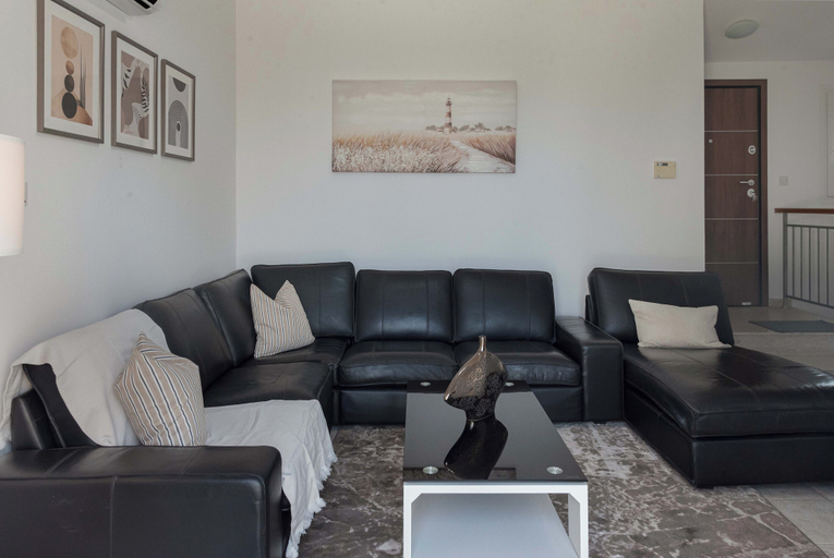 Others 4, Phaedrus Living: Seaview Hilltop Maisonette