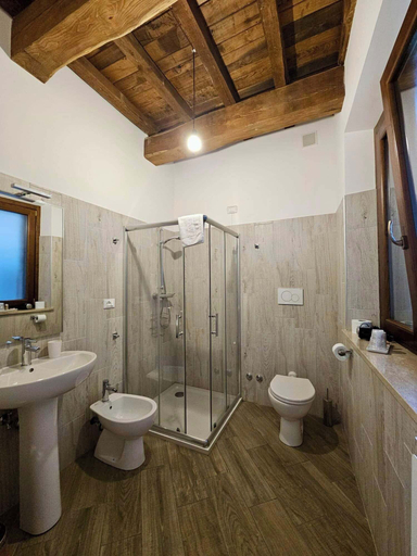 Bathroom 5, B&B Leofreni Natura, Rieti