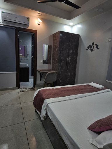 Bedroom 2, Hotel MoonLit, Gautam Buddha Nagar