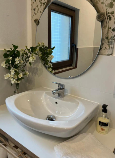 Bathroom 3, Las lastras 24, Cantabria