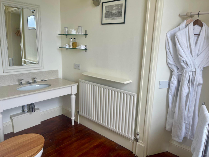 Bathroom 3, Warwick Hall, Cumbria
