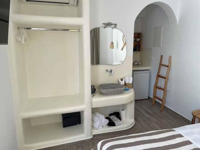 Bedroom 2, Theofanis on the beach, South Aegean