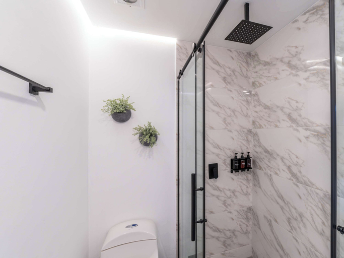 Room 2, w Elegant 3BR w Outdoor Balcony, Medellín