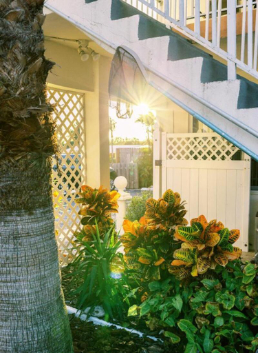 Exterior & Views 2, Beachside Gardens Apartments by Lowkl, Broward