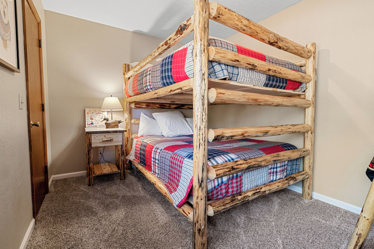 Bedroom 2, High Hopes, San Bernardino