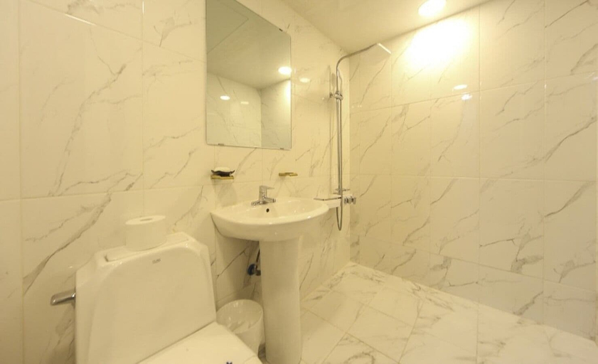 Bathroom 3, ON and OFF-Sungui Station, Nam
