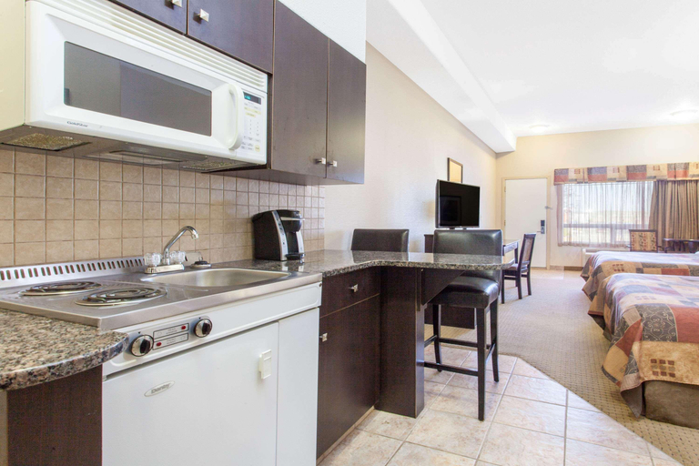 Bedroom 3, Ramada By Wyndham Pincher Creek, Division No. 3