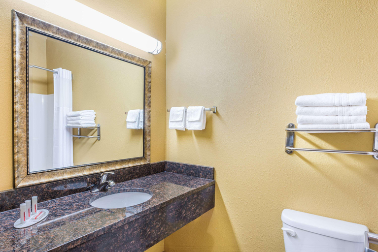 Bathroom 4, SureStay Studio By Best Western El Dorado, Butler