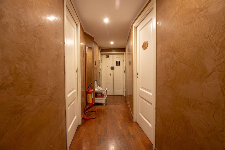 Public Area 3, Golden Rooms, Roma