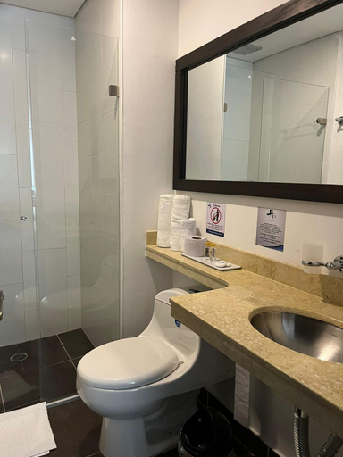 Bathroom 3, Hotel H53, Sogamoso