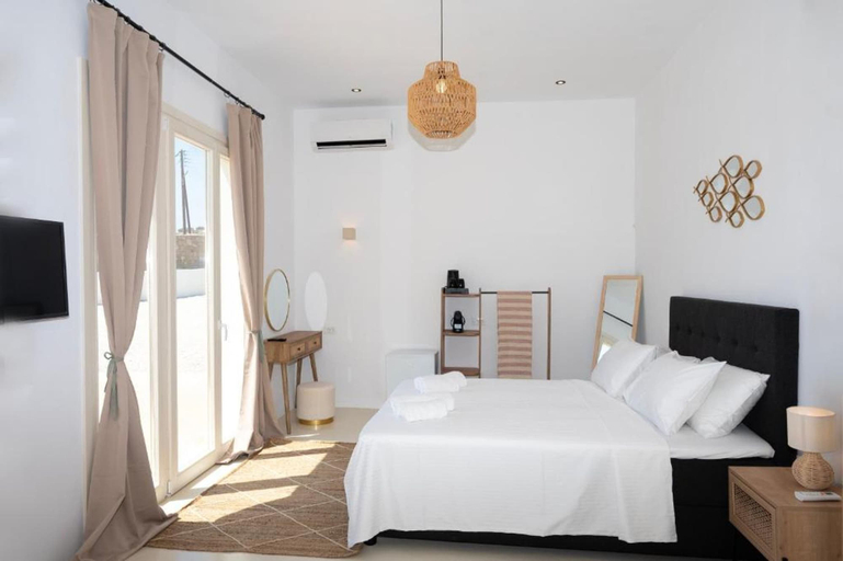 Room 4, Adyton Lux Suite Mykonos Private Pool Experience, South Aegean