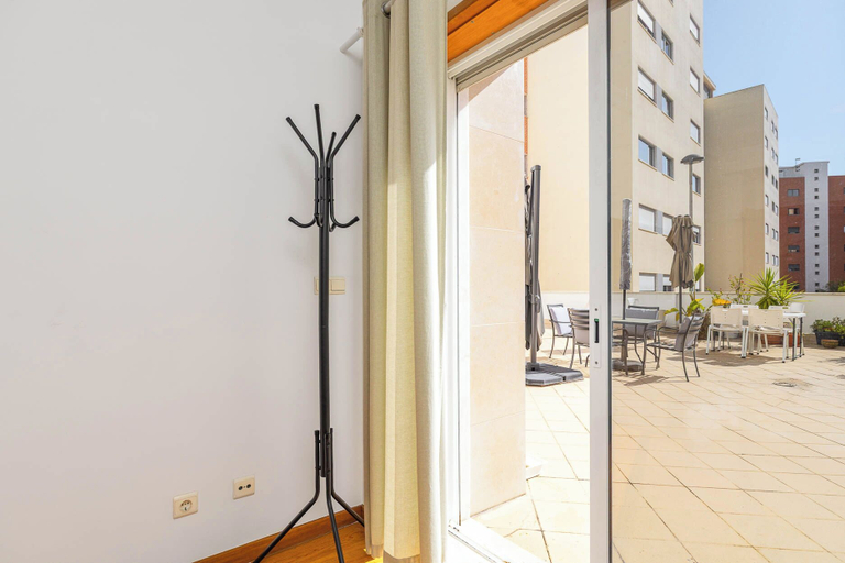 Others 4, Modern Oasis Stay in Lisbon, Loures