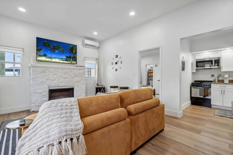 Room 3, Casa Roselle 3 Bedrooms, Broward