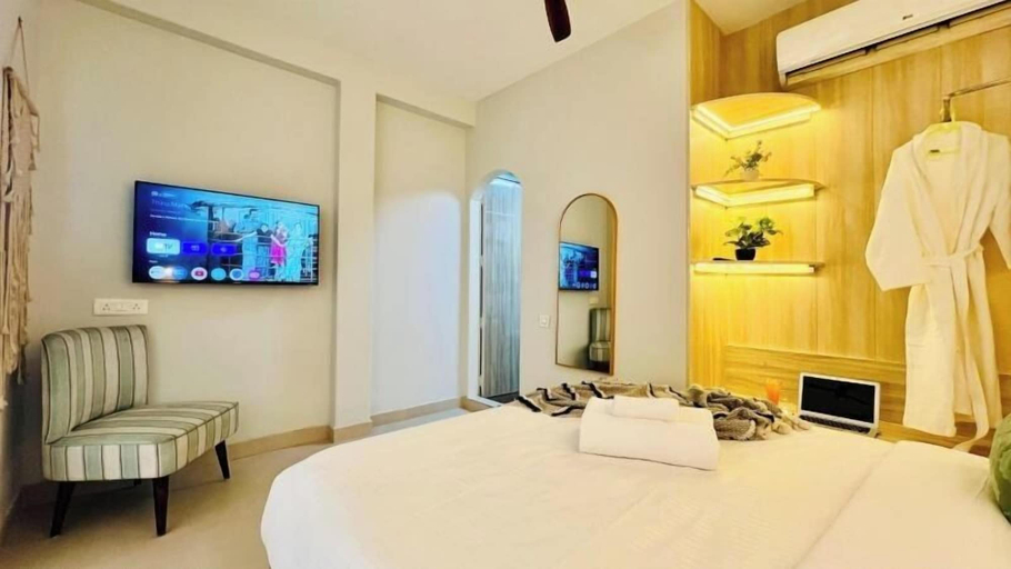 Bedroom 2, BluO Penthouse - Staycation | Bathtub and Terrace Garden, Gurgaon
