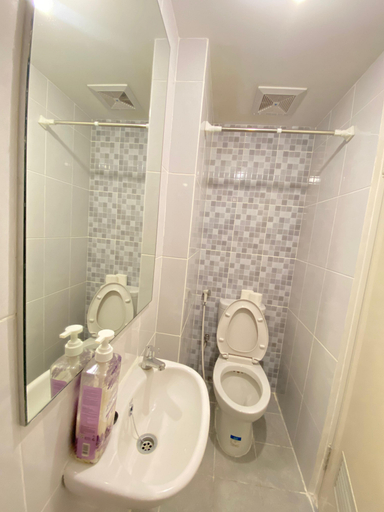 Bathroom 5, Tokyo Riverside PIK2 By Micky Studio, Tangerang